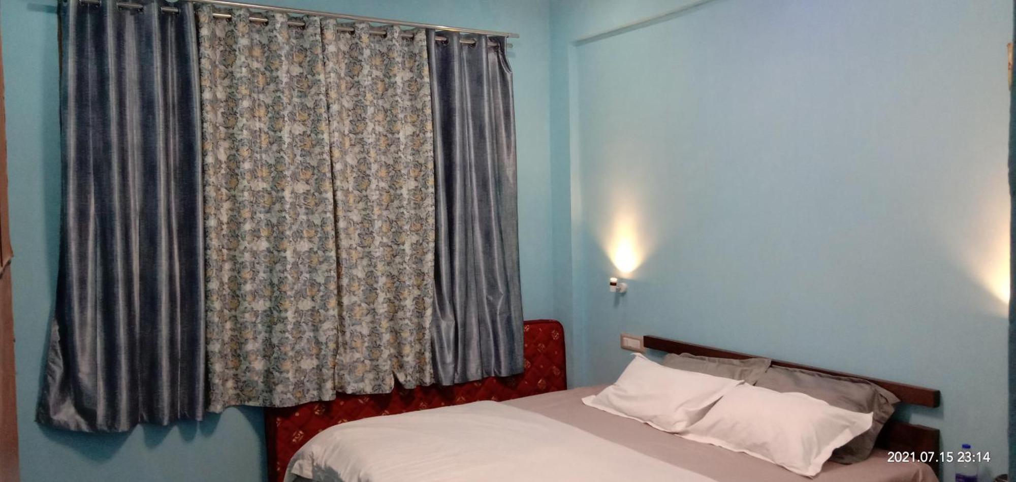 Shrubs Homestay *