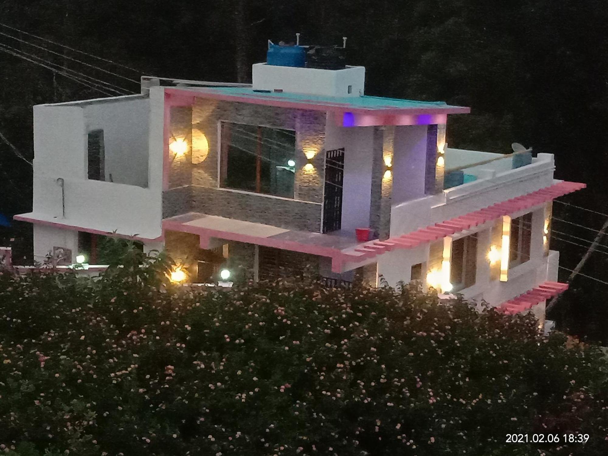 Homestay Shrubs *