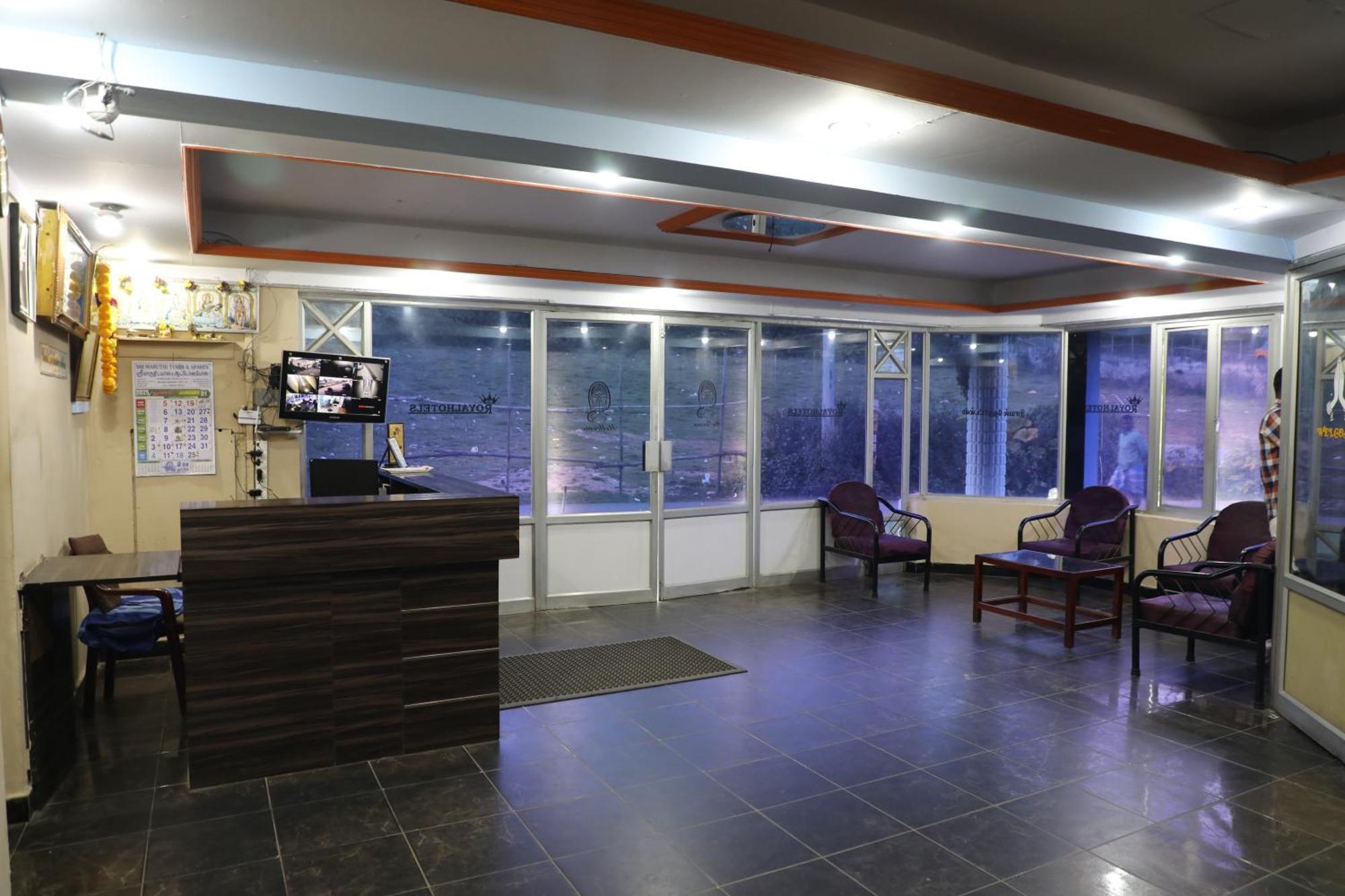 Royal Hotels, Hotel
