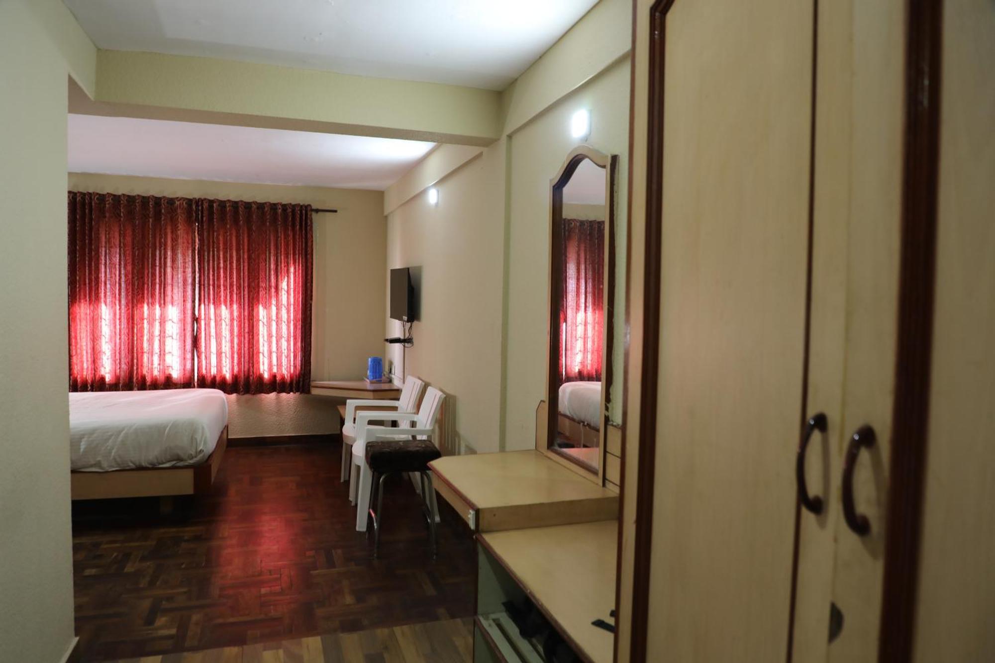 Royal Hotels, Hotel 3*