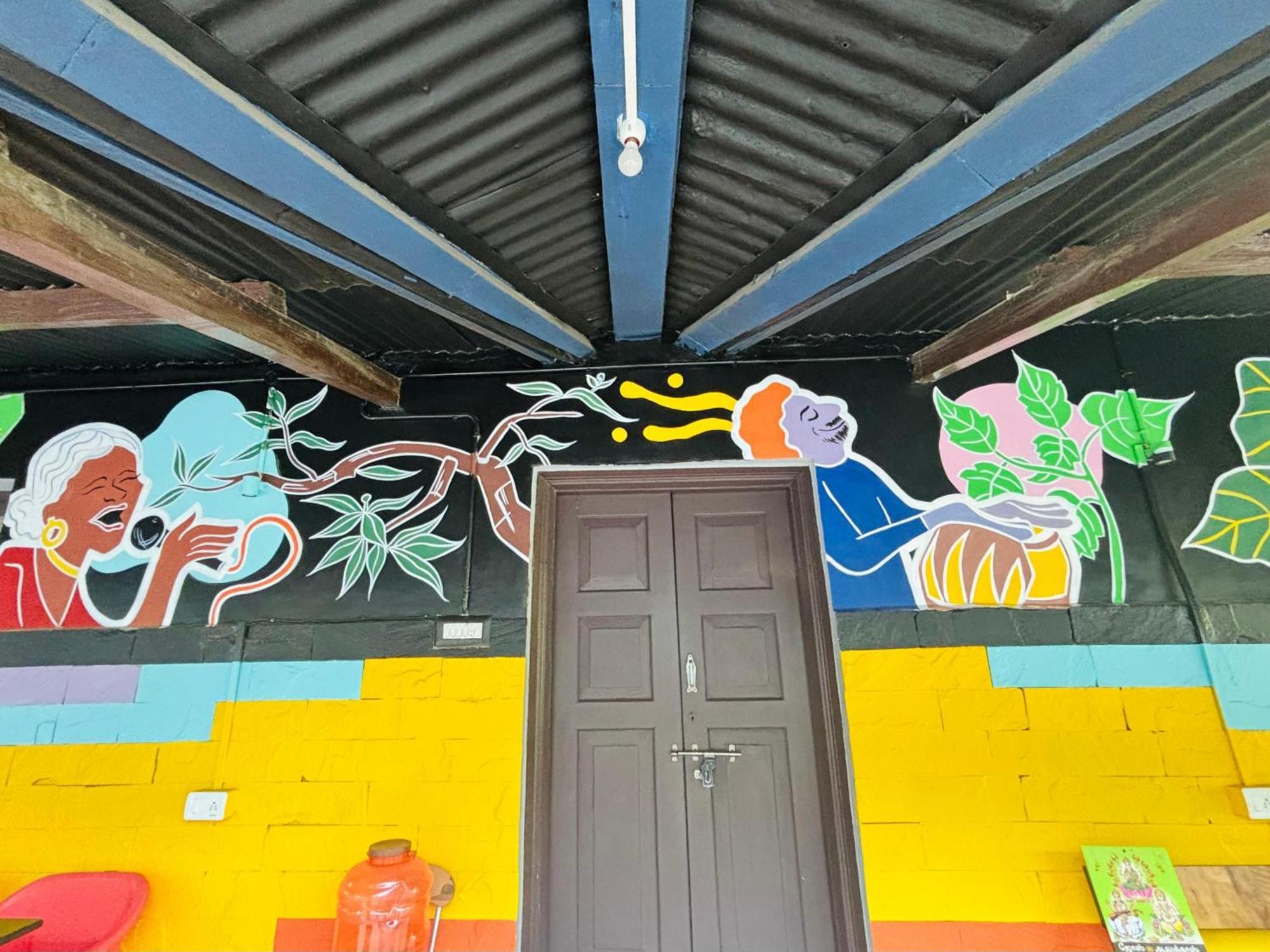Rave Raja Coworking Hostel *