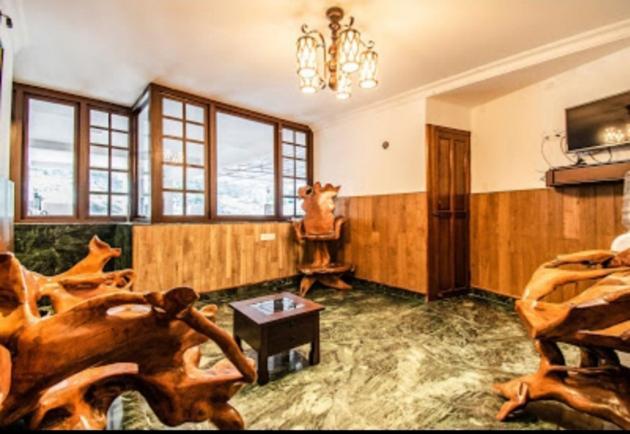 Kevins Bearshola Residency Homestay