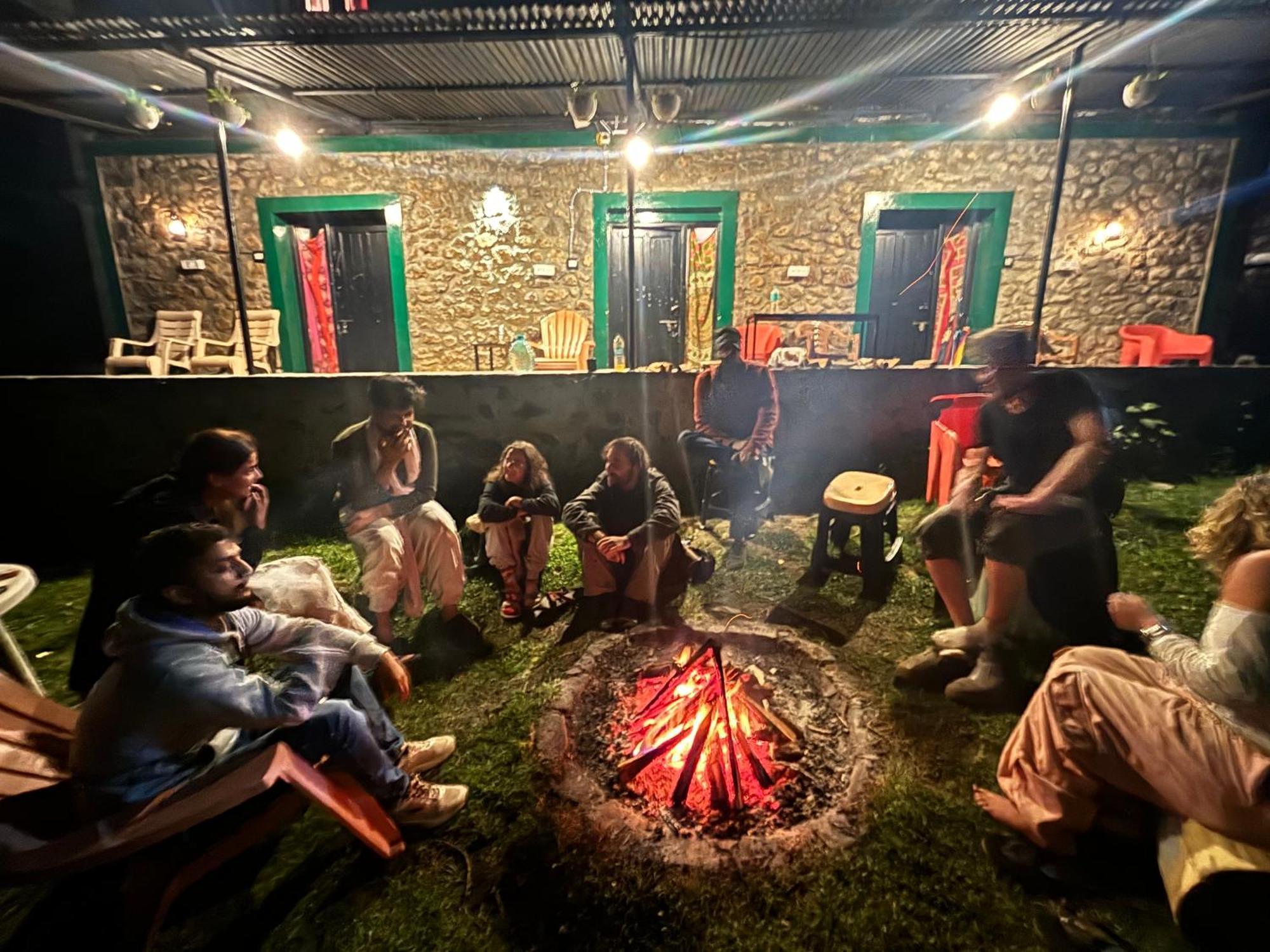 Hostel Rave Raja Coworking