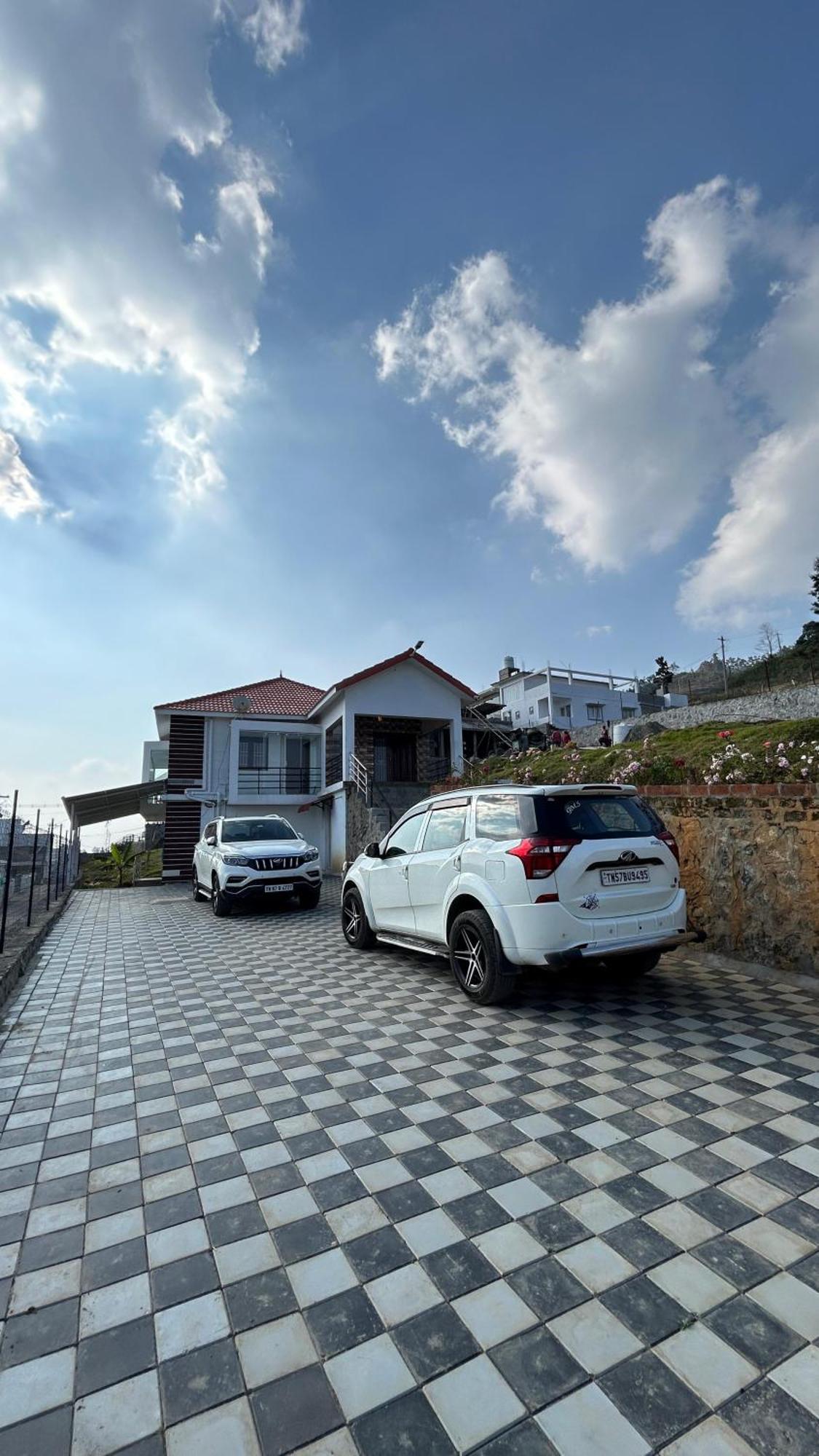 Private 3bhk With A Parking, Garden, Wifi, Mountain View Kodaikanal