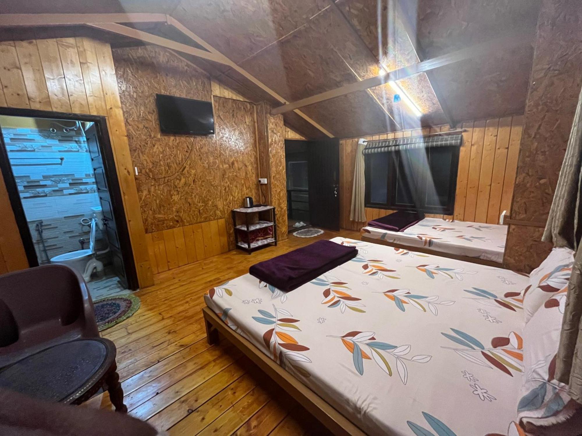 Kelvin Eva Wood House Kodaikanal