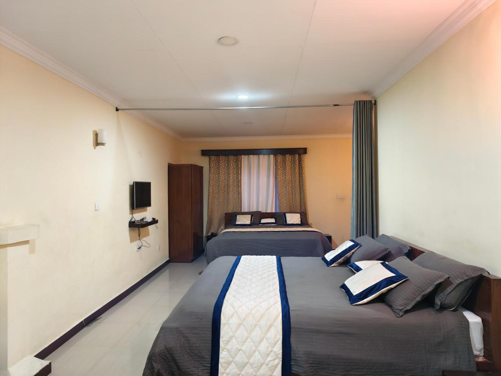 Bruton Hotel 3*