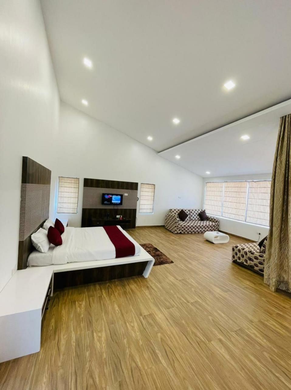 Costa Fortune- Luxury 3 Bedroom With Mind Blowing Mountain And Valley View Kodaikanal