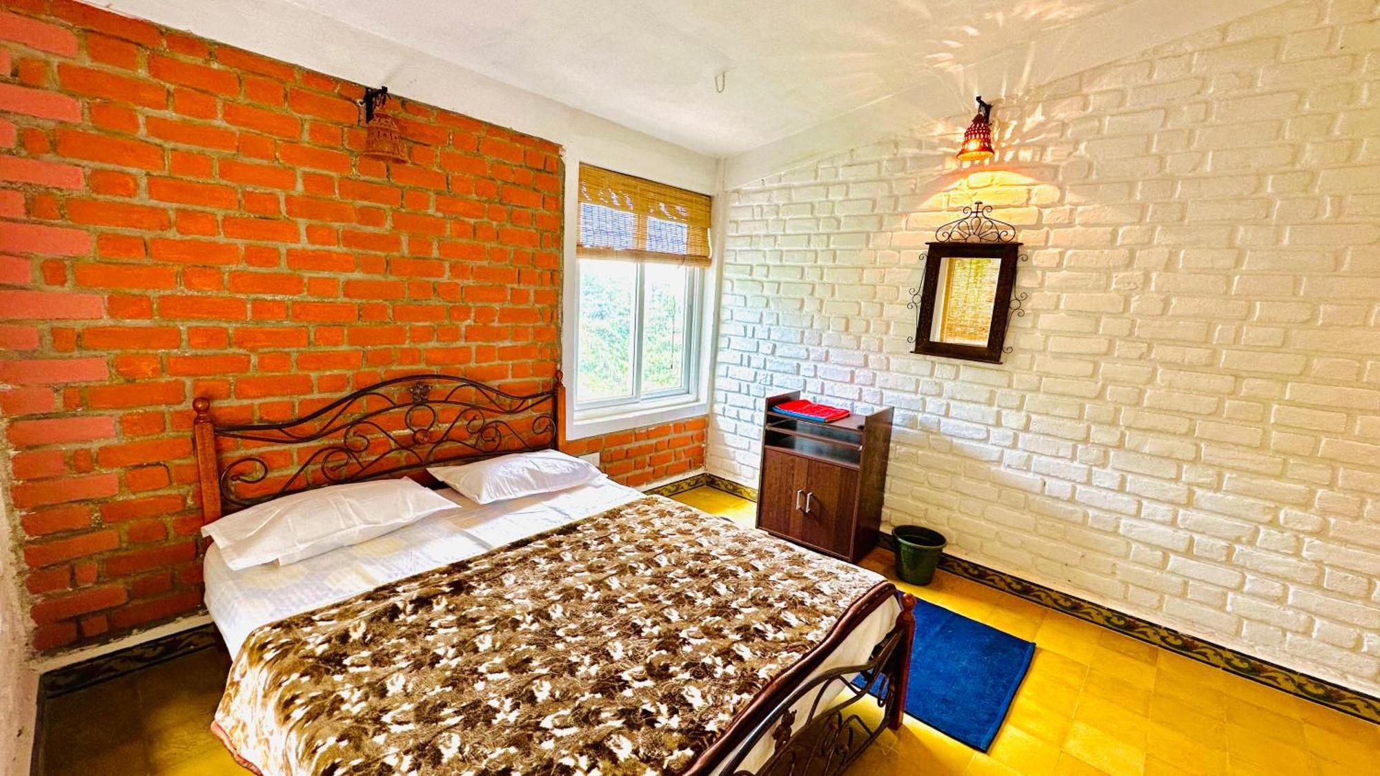 The White Oaks Bed & Breakfast *