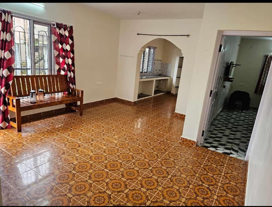 Homestay Guhans Castle *