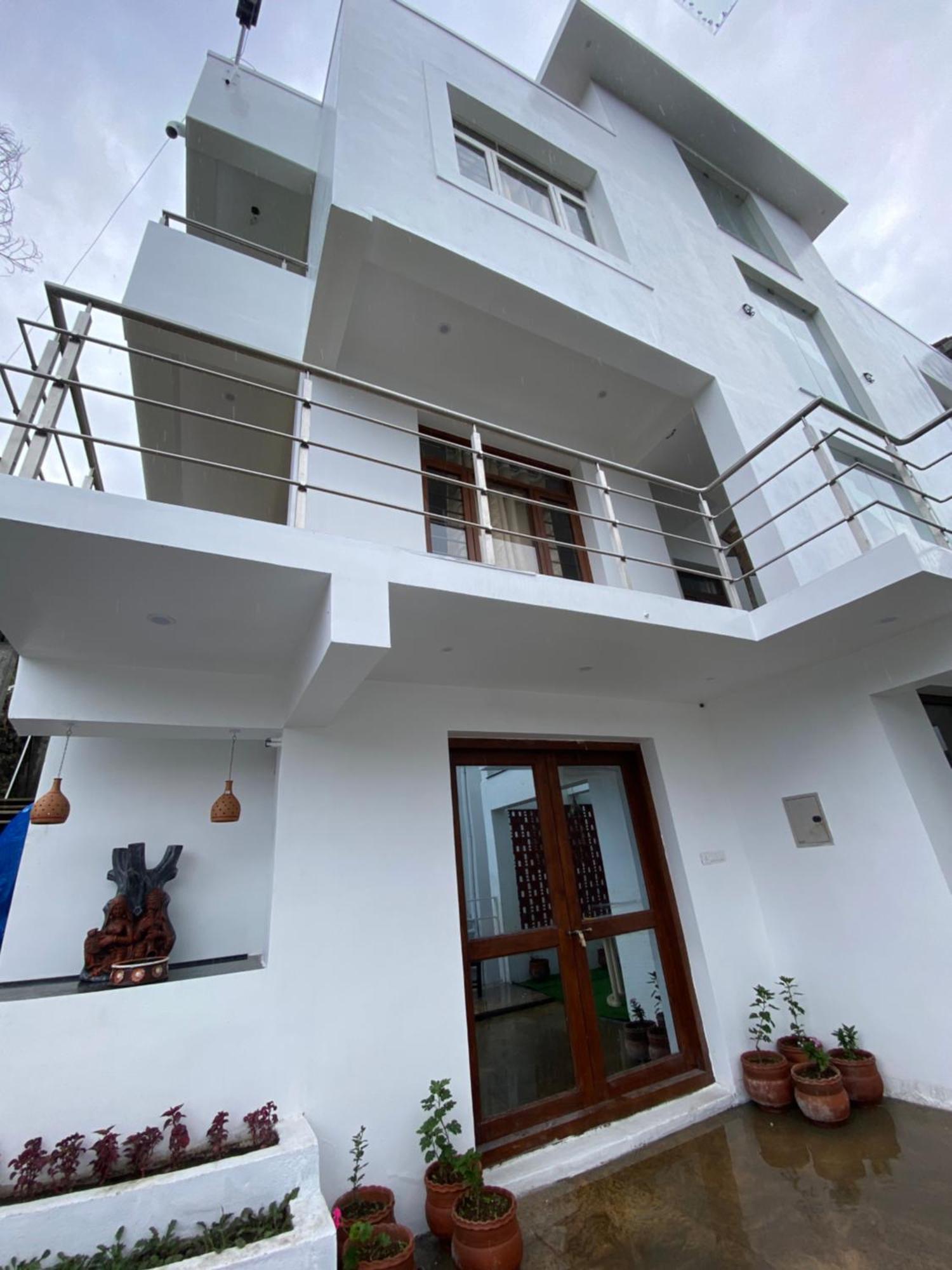 Resort Sri Vari *