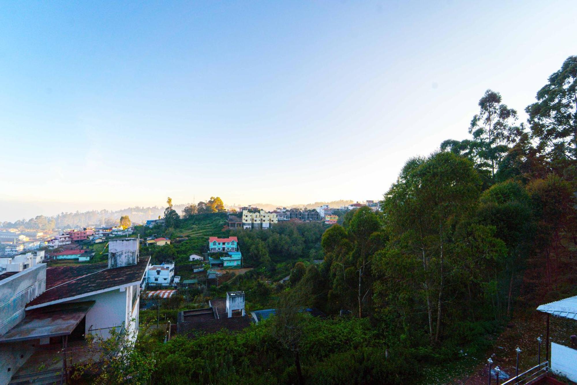 Treebo Tranquil Heights With Scenic View Hotel