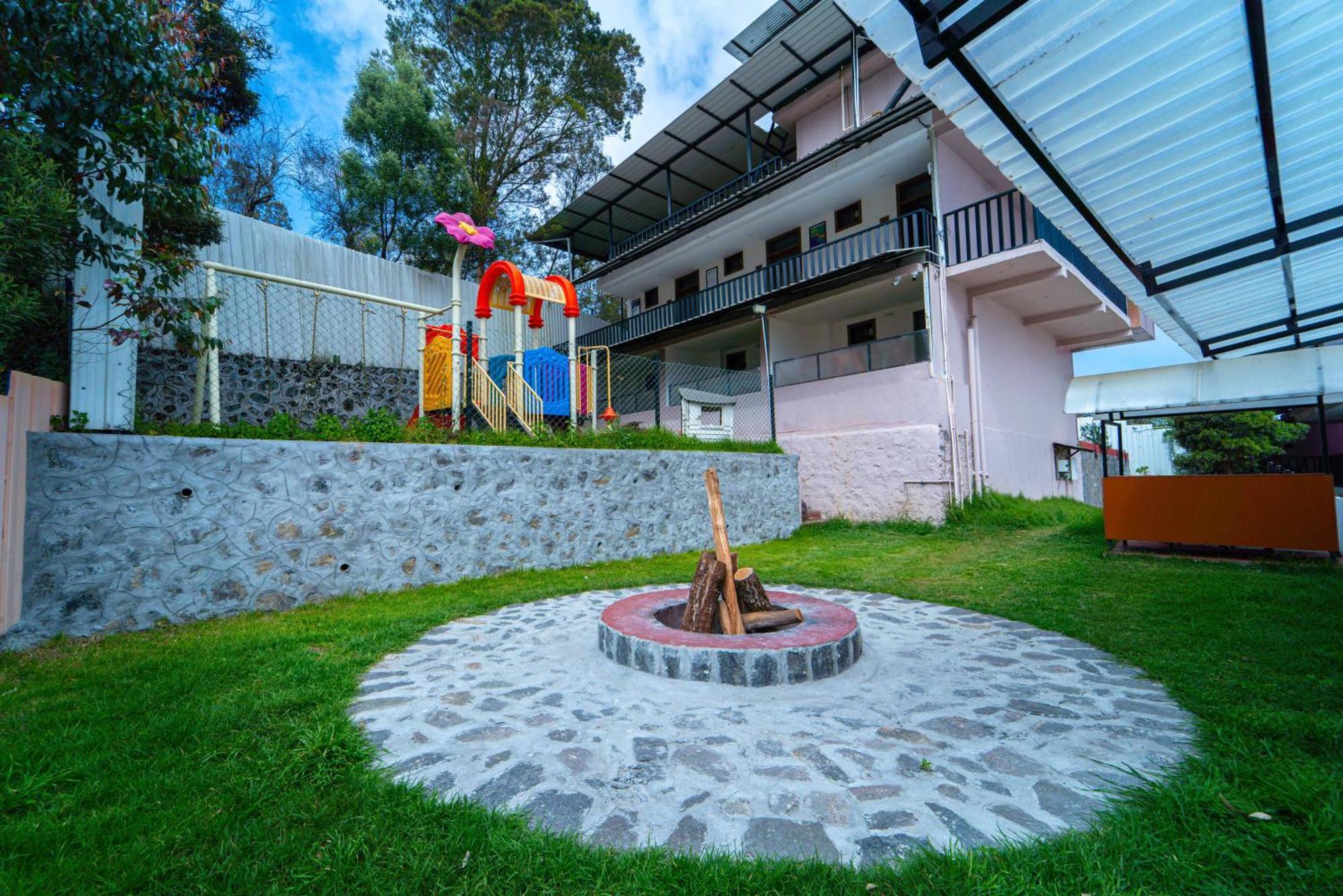 Treebo Tranquil Heights With Scenic View Hotel