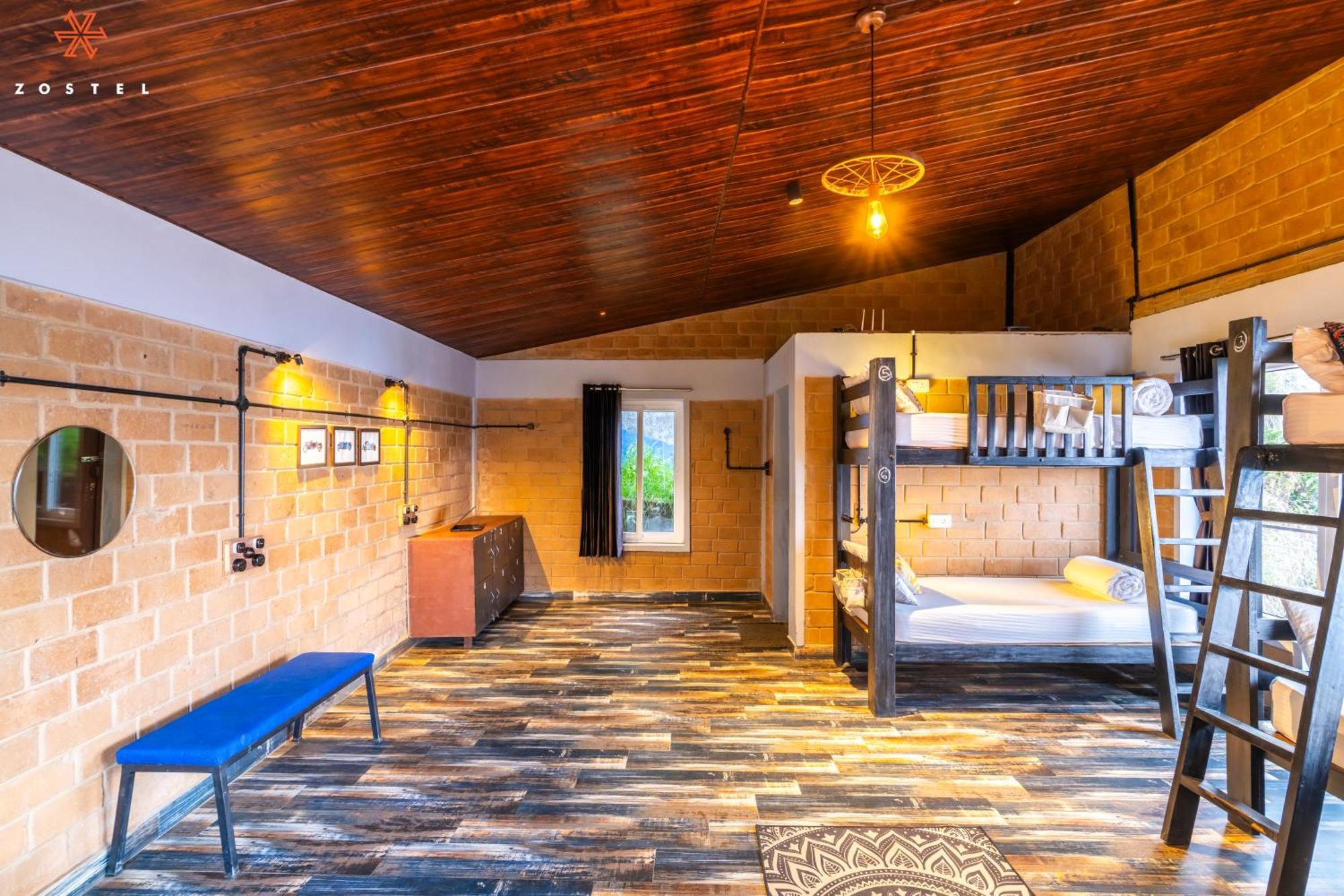Hostel Zostel Poombarai,