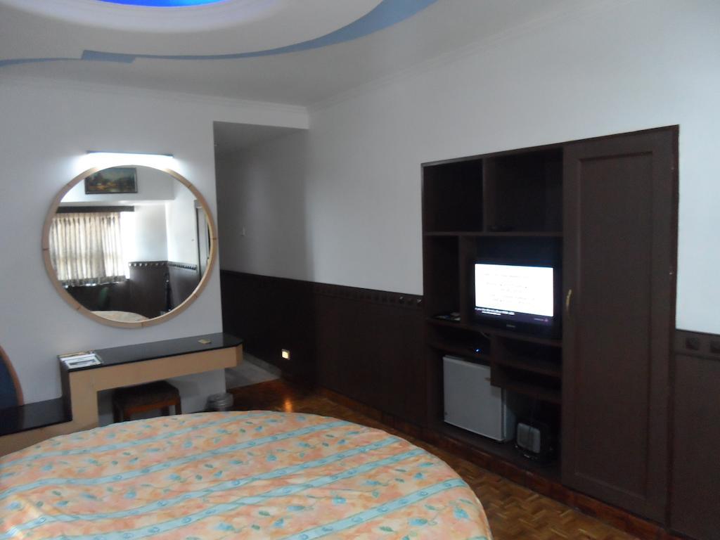 Hilltop Towers 2* Kodaikanal