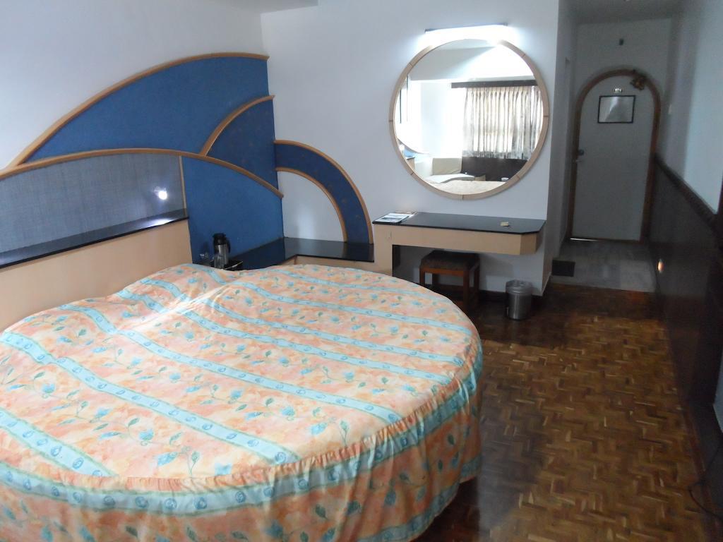 Hotel Hilltop Towers 2*
