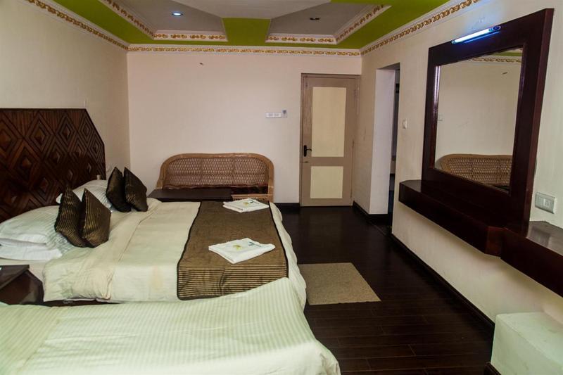 Gurupriya Hotel