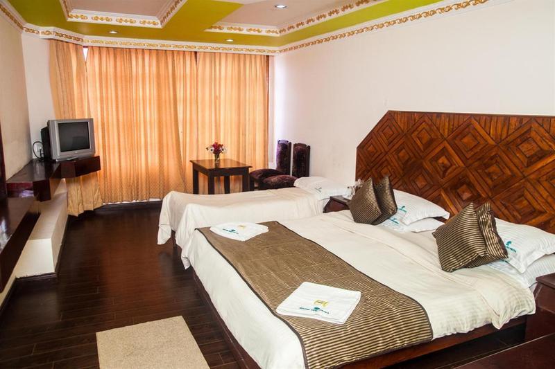 Hotel Gurupriya 2*