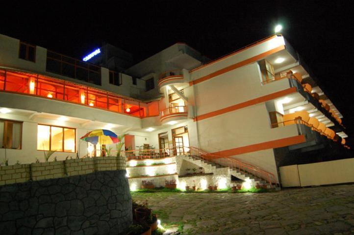Resort The Carnival