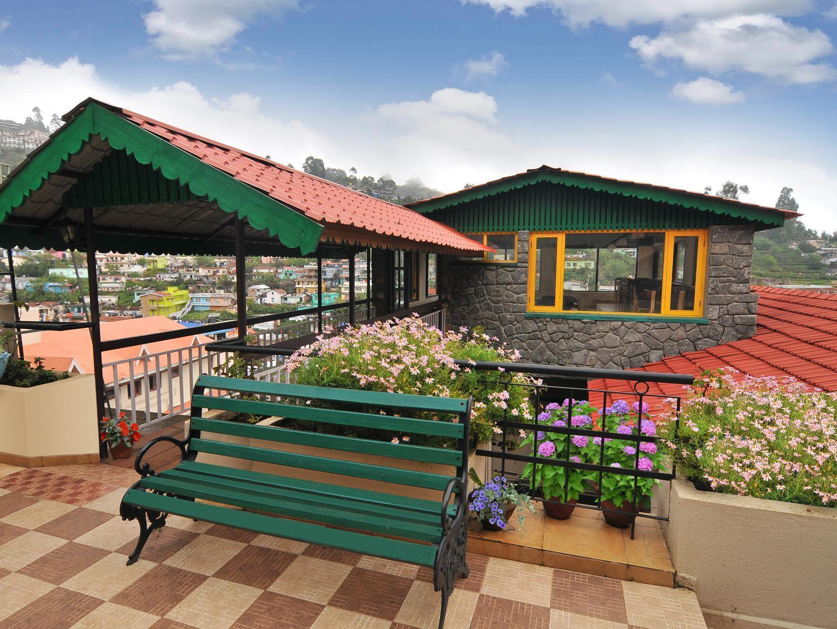 Pine Borough Hotel