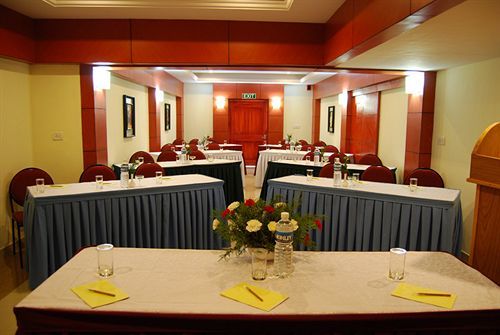 Benzz Park Family Hotel 3*