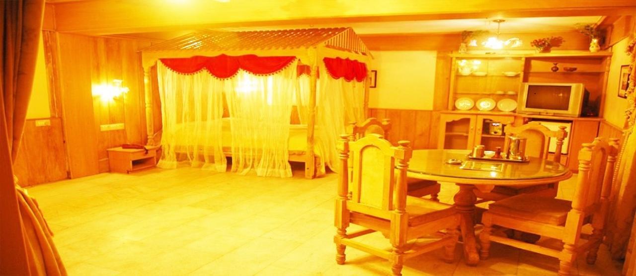 Royal 3*