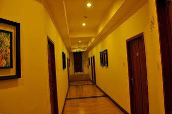 Benzz Park Family Hotel 3*