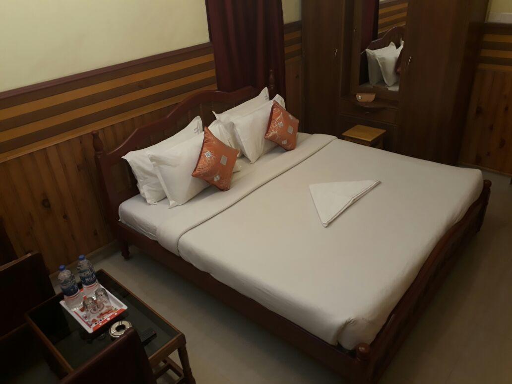 Hotel Yogi Residency *