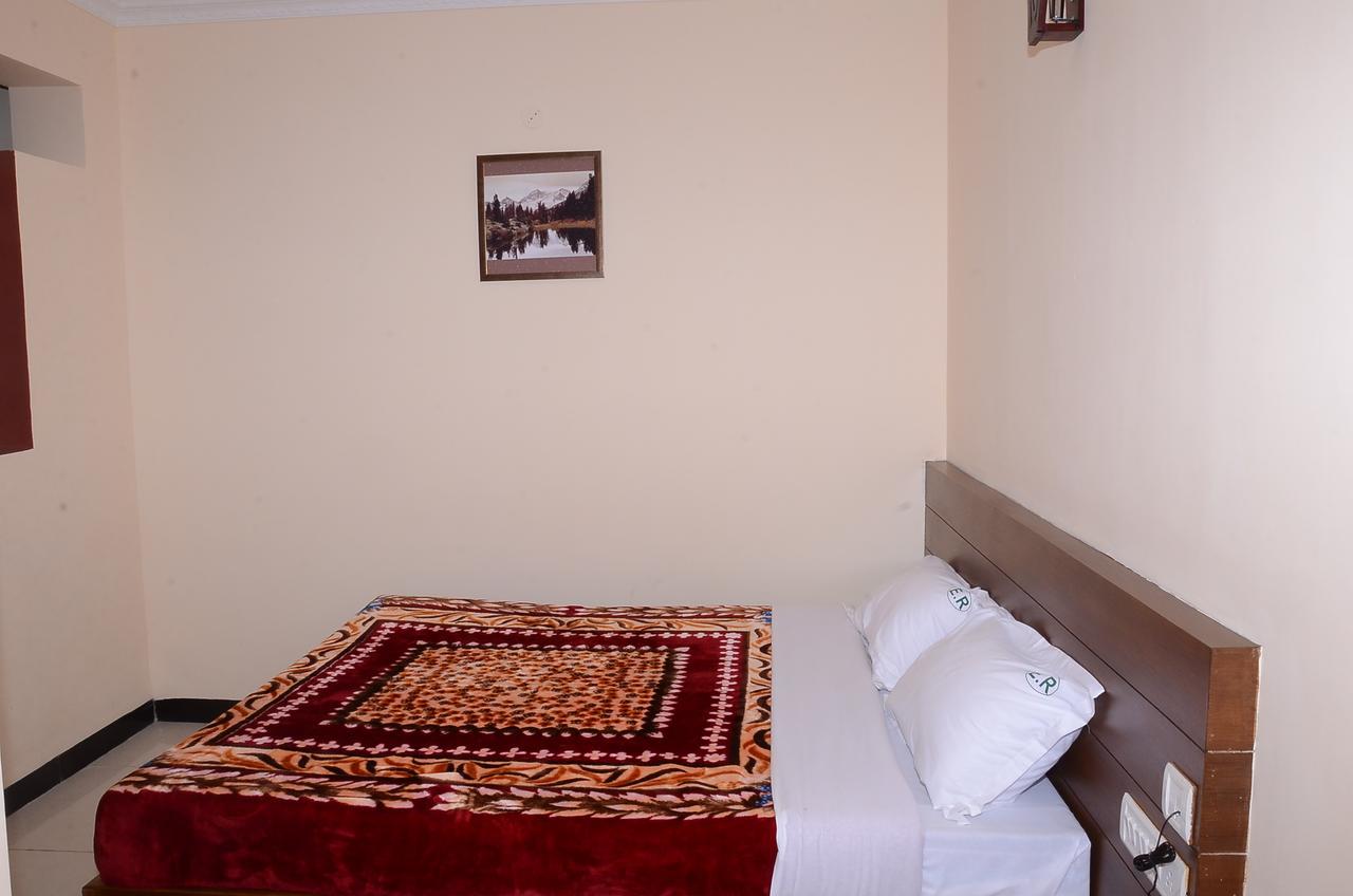 Hotel Ezhil Residency *