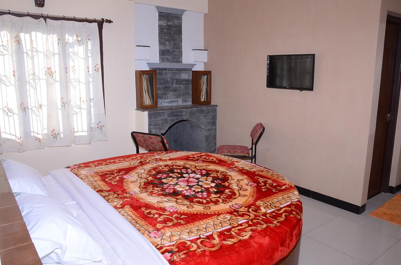 Hotel Ezhil Residency *