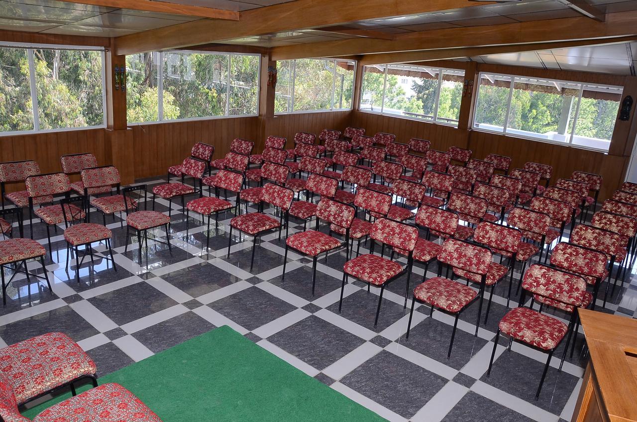 Hotel Ezhil Residency *