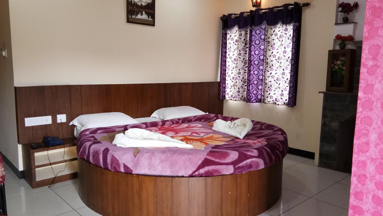 Hotel Ezhil Residency Kodaikanal