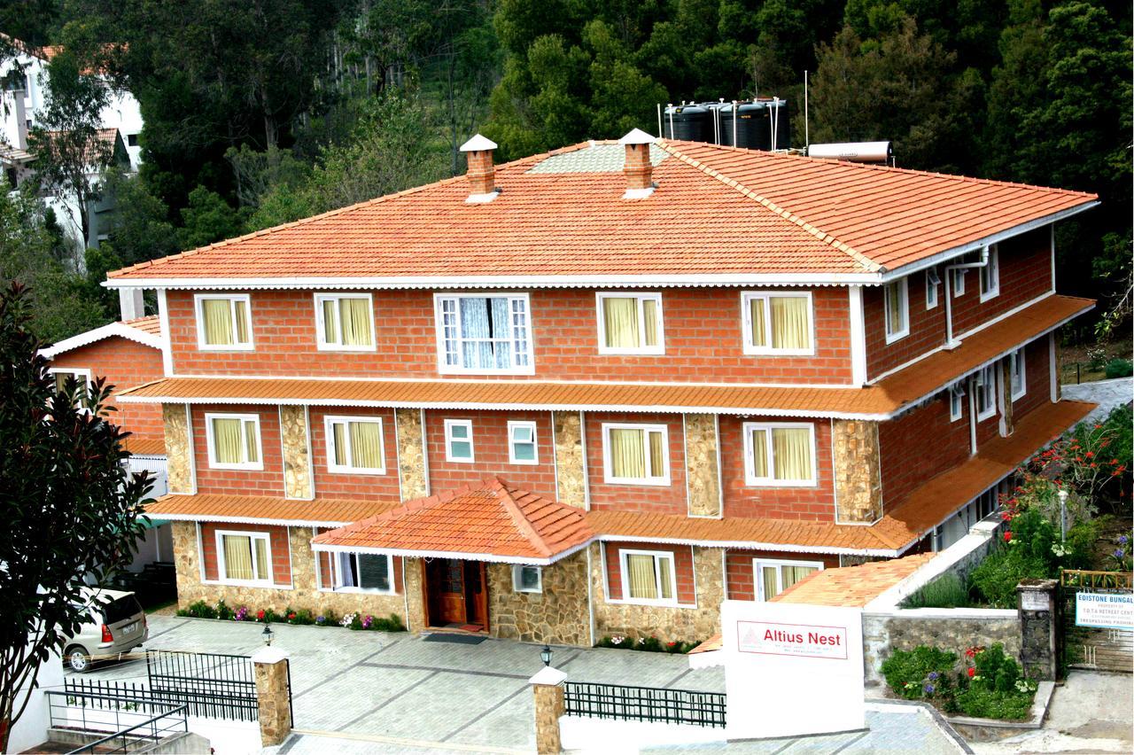Altius Nest Hotel 3*