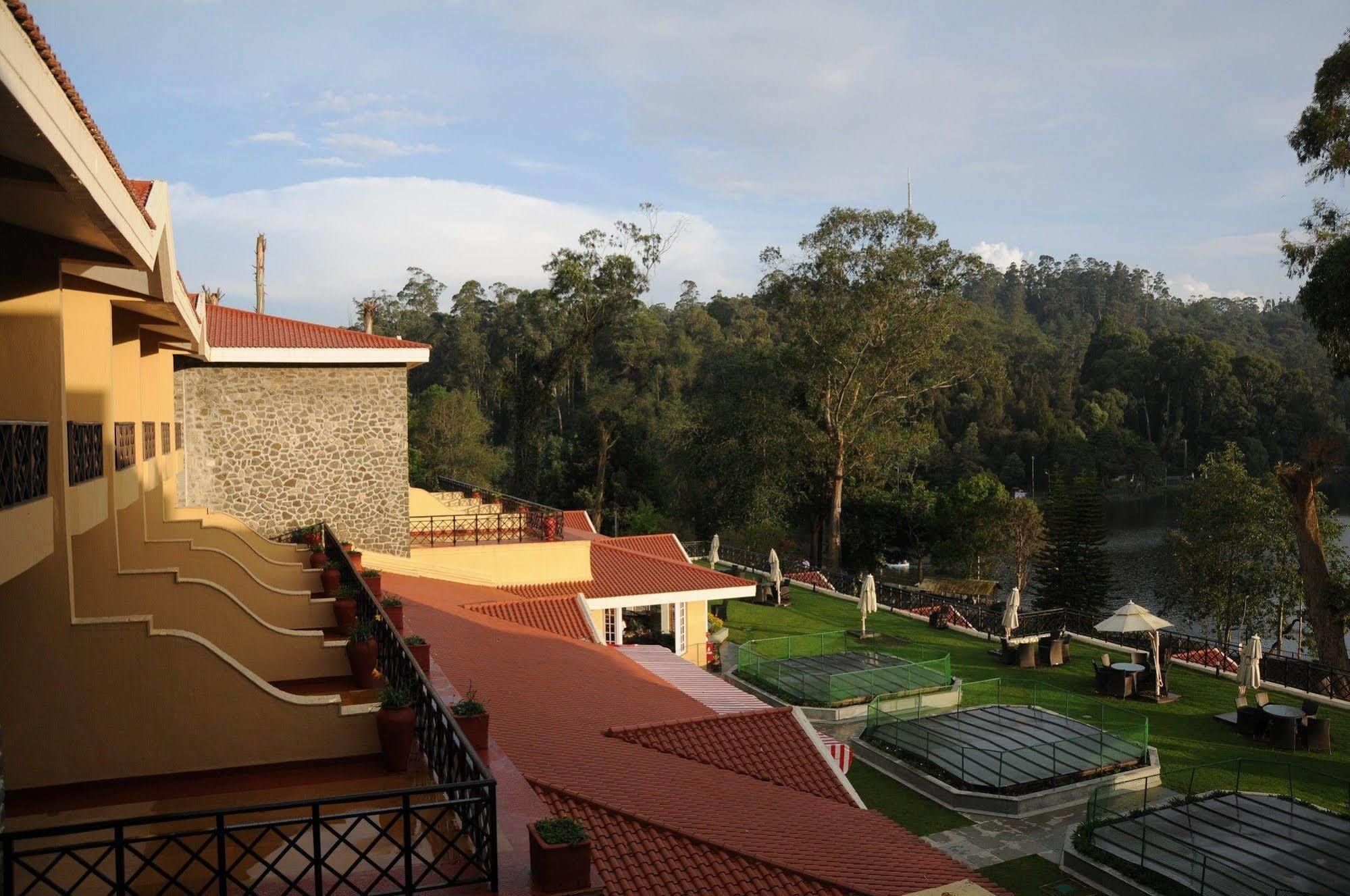 Resort The Carlton 5*