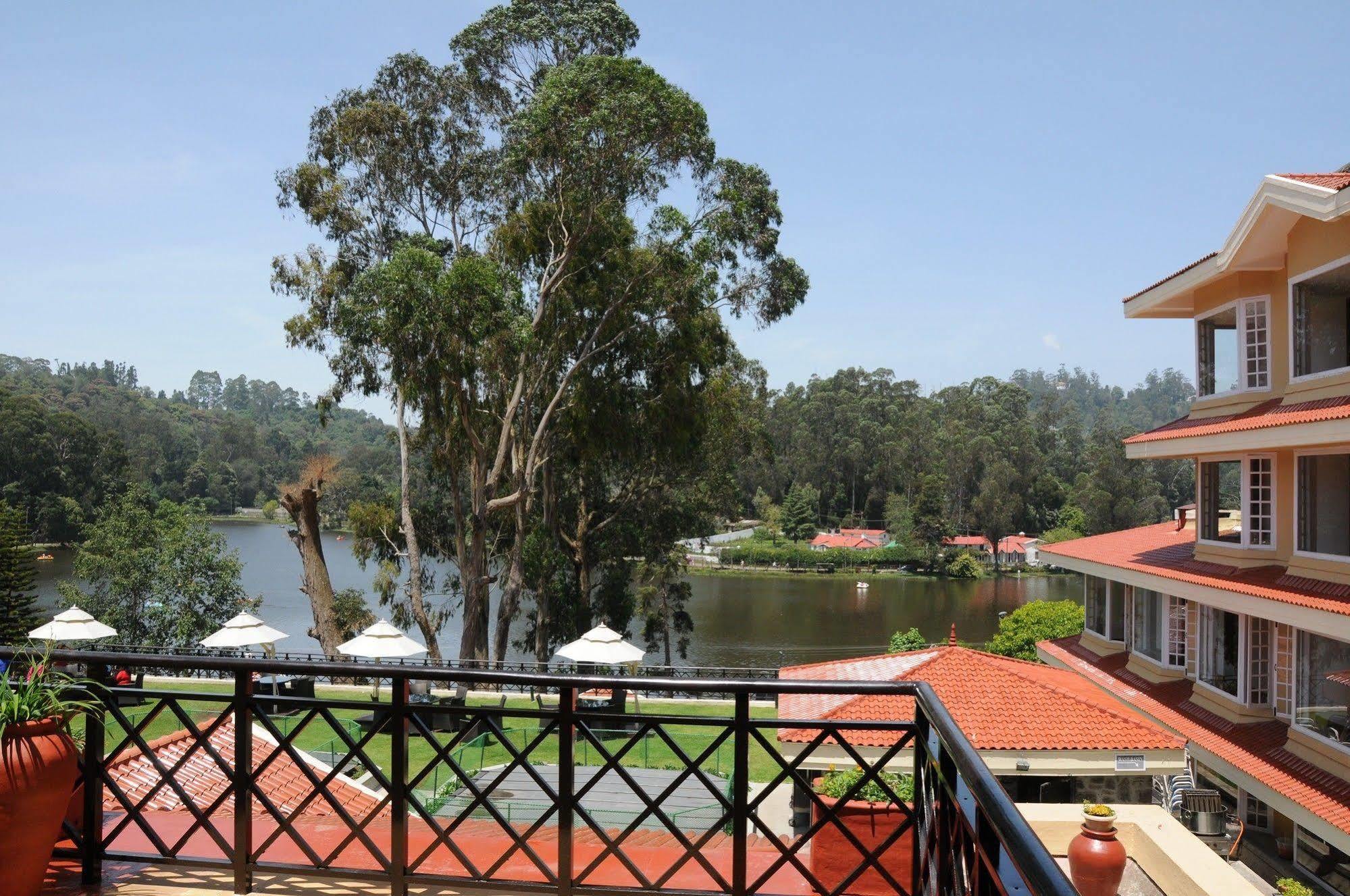 Resort The Carlton 5*