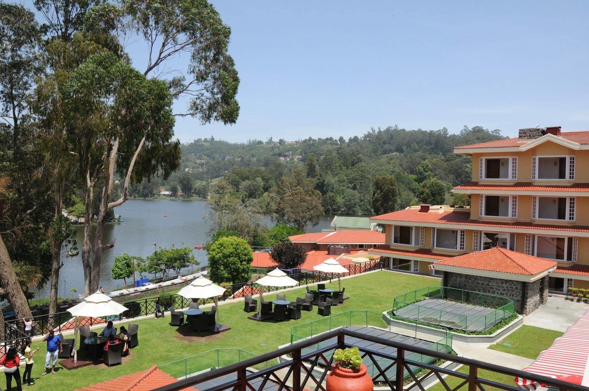 Resort The Carlton