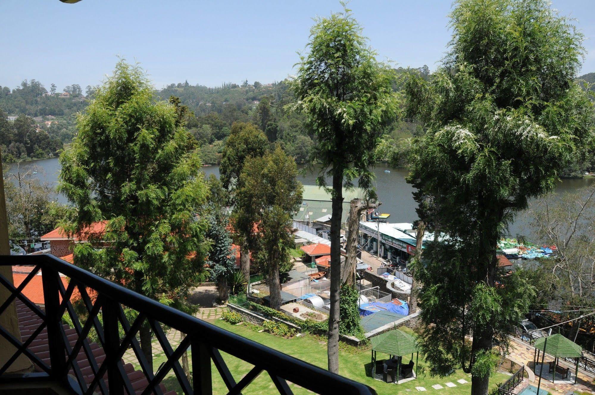 Resort The Carlton