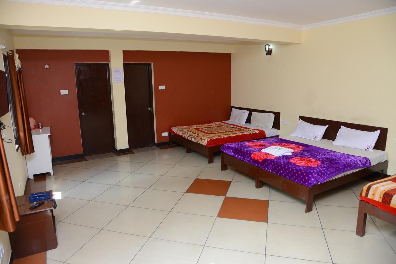 Hotel Ezhil Residency