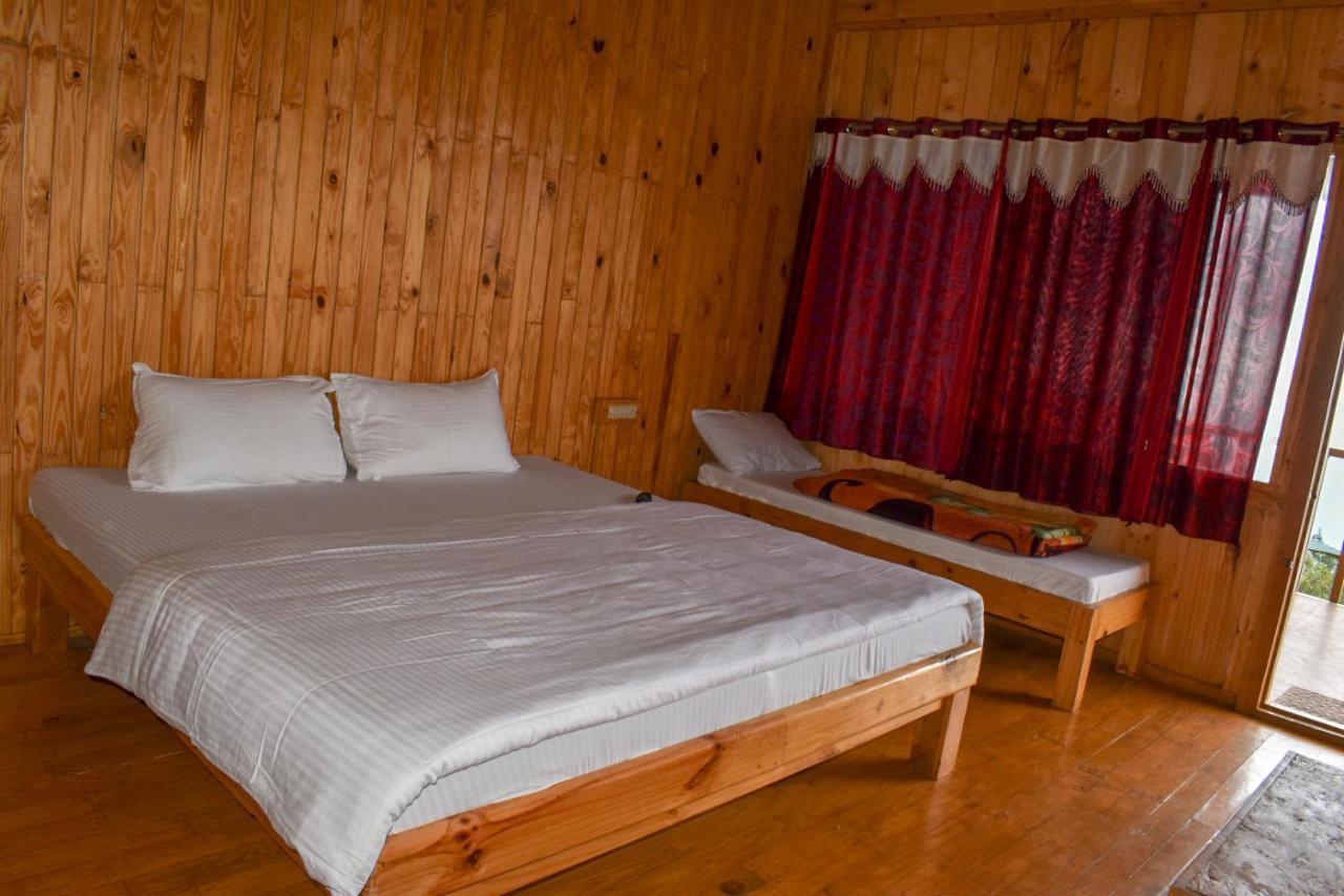Shafa Wood House Homestay *