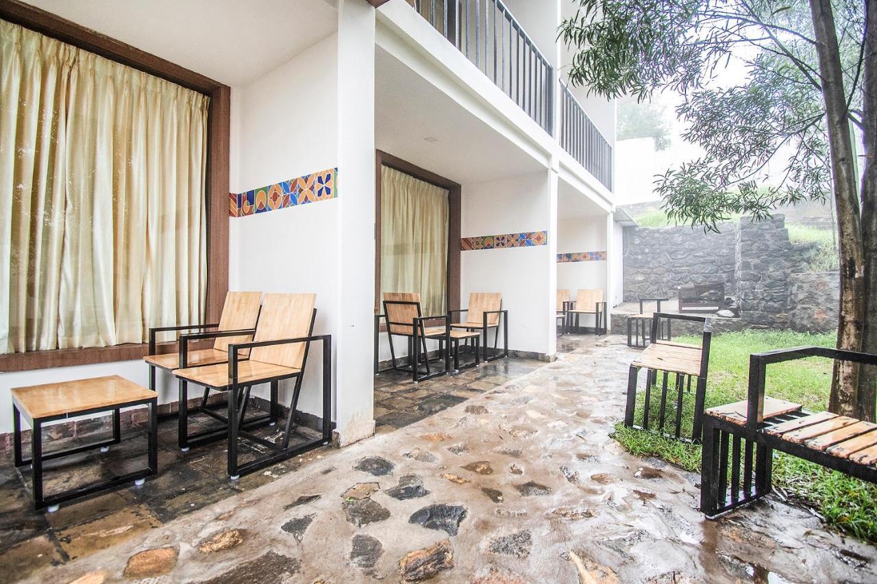 Fabhotel Tranquil Heights