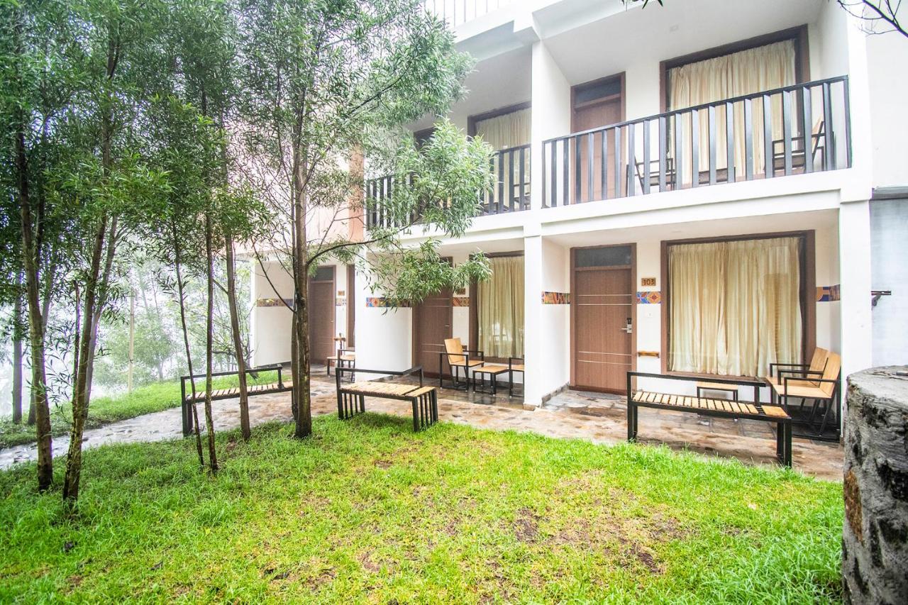 Fabhotel Tranquil Heights Hotel 3*