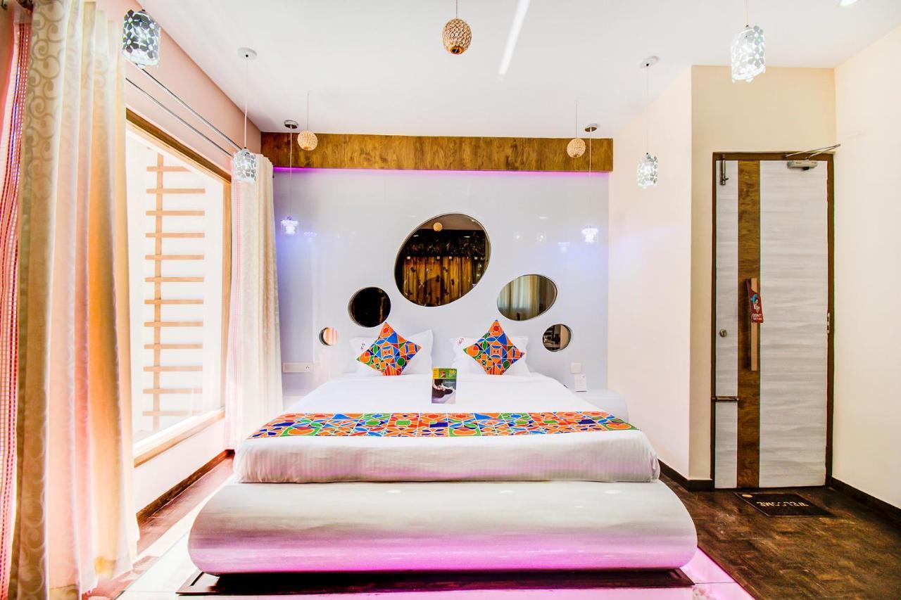 Oyo 27753 Kasa Luxury