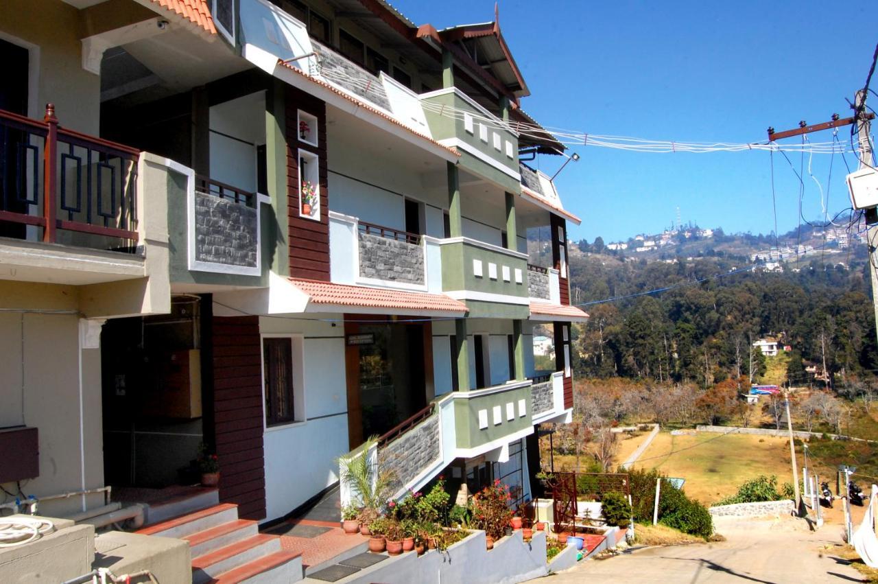 Hotel Ezhil Residency *