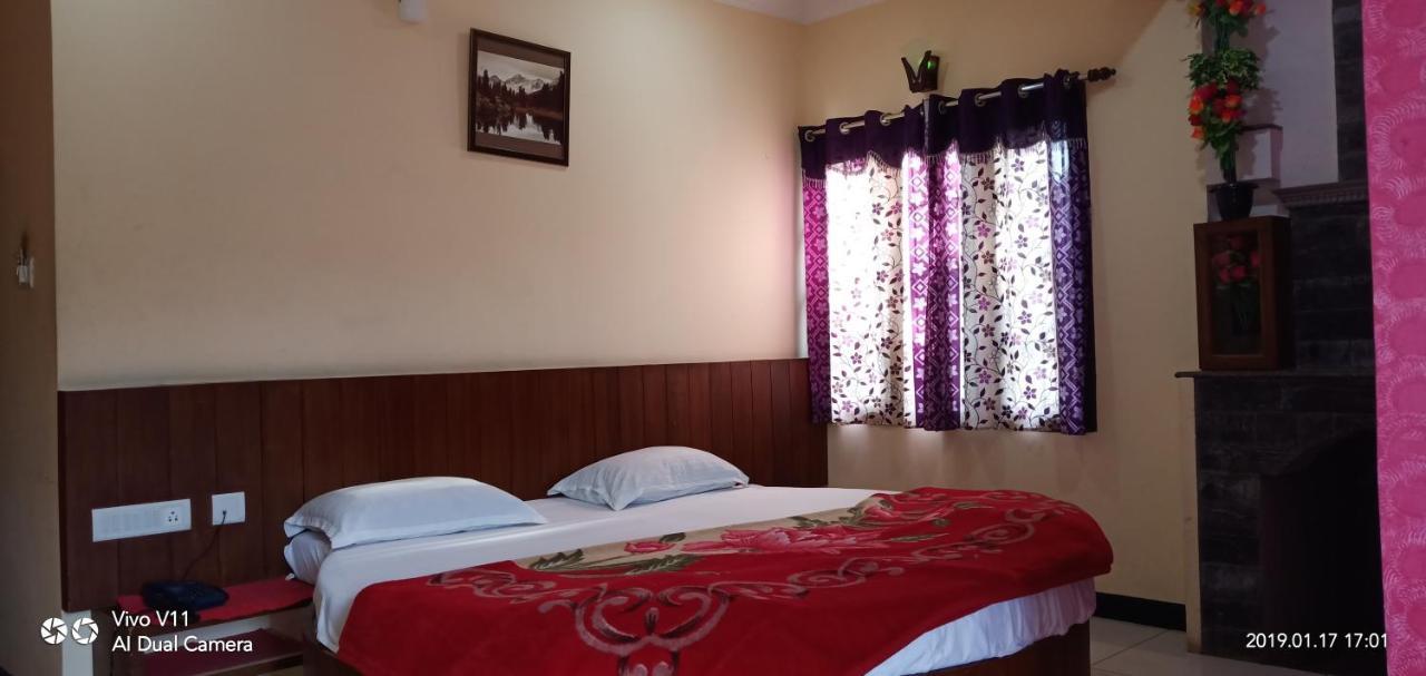 Hotel Ezhil Residency *