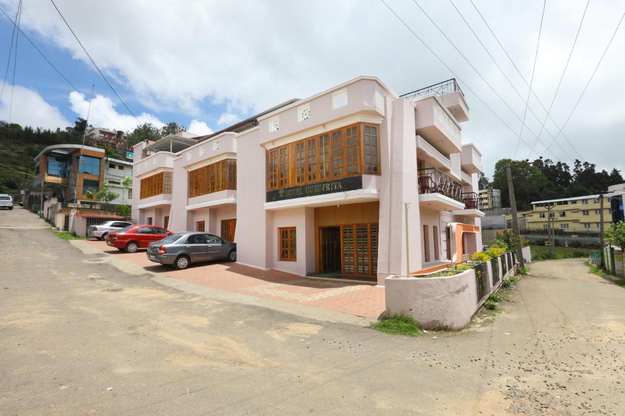 Oyo 13807 Gurupriya Hotel 3*