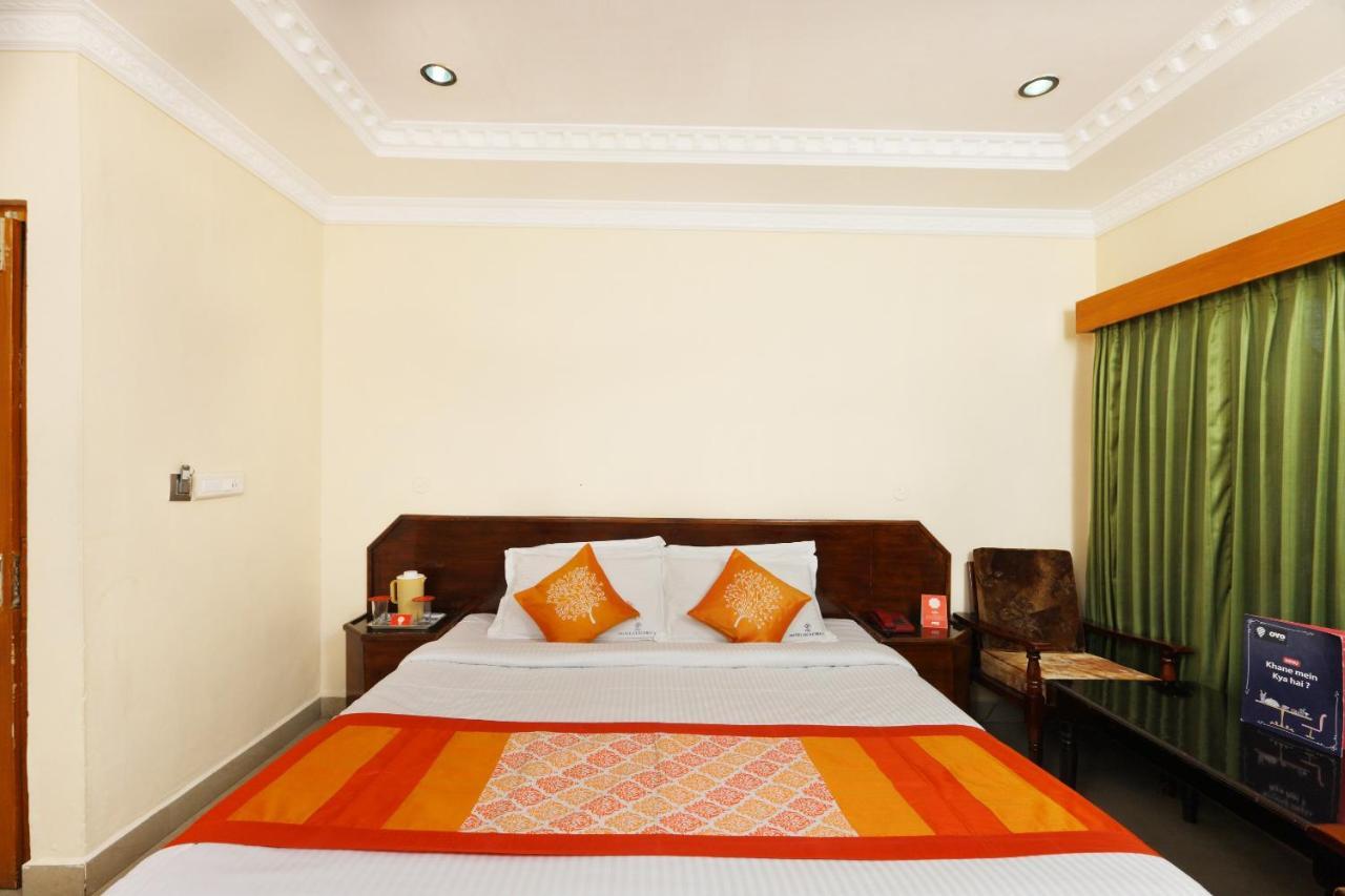 Oyo 13807 Gurupriya 3*