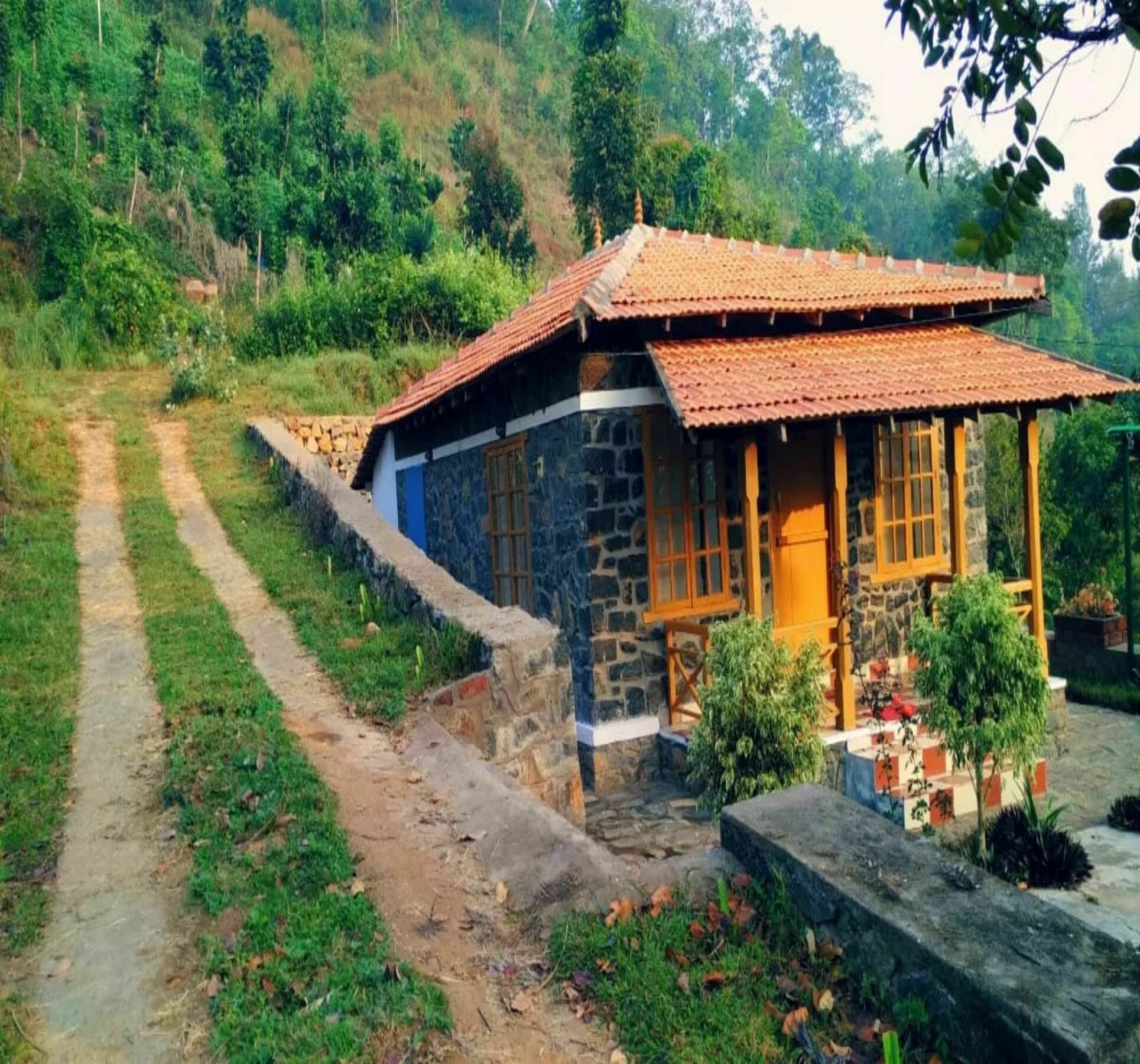 Zacs Valley Resort, Resort