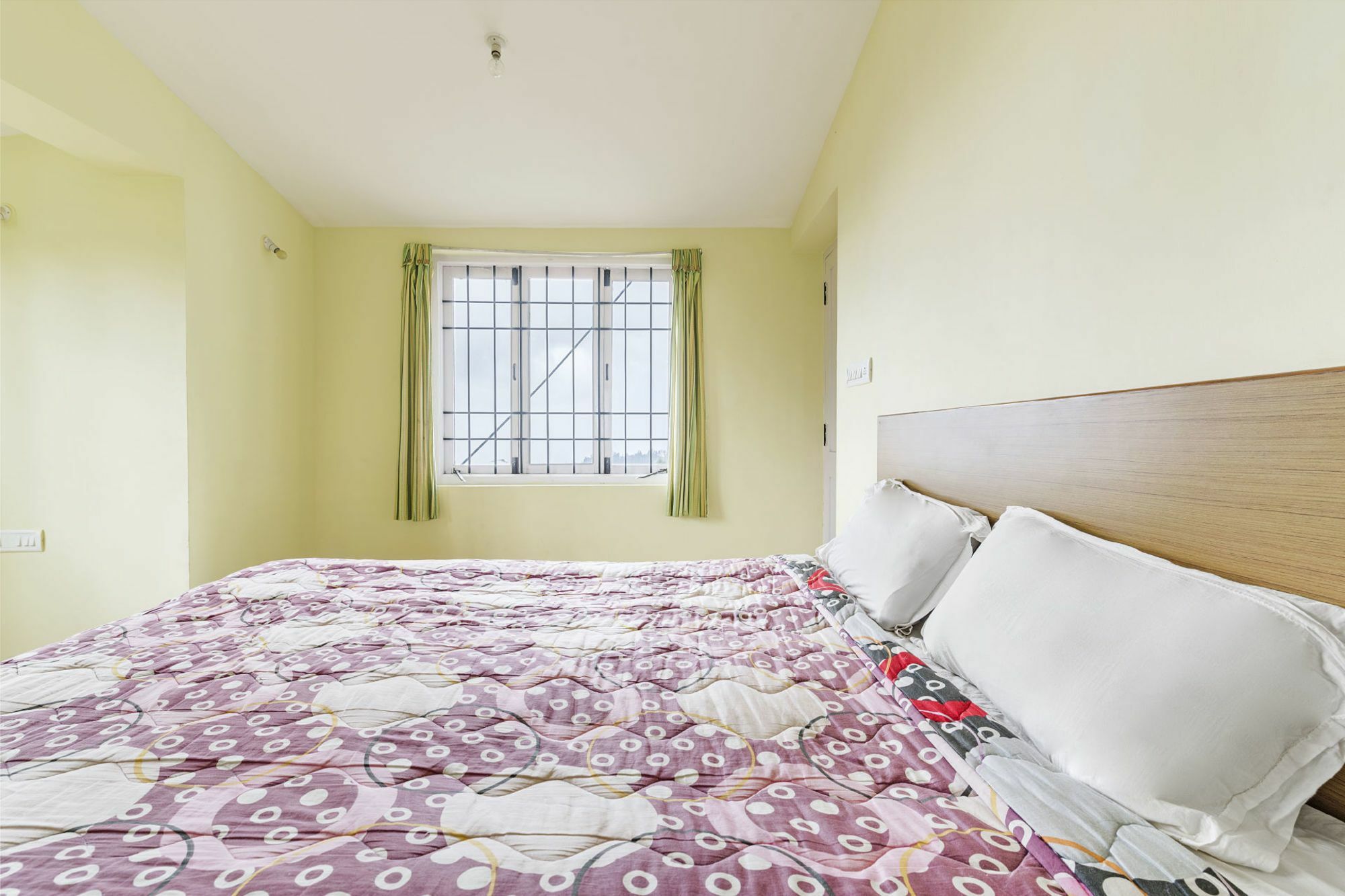 Hotel Guesthouser 2 Bhk 06a0 2*