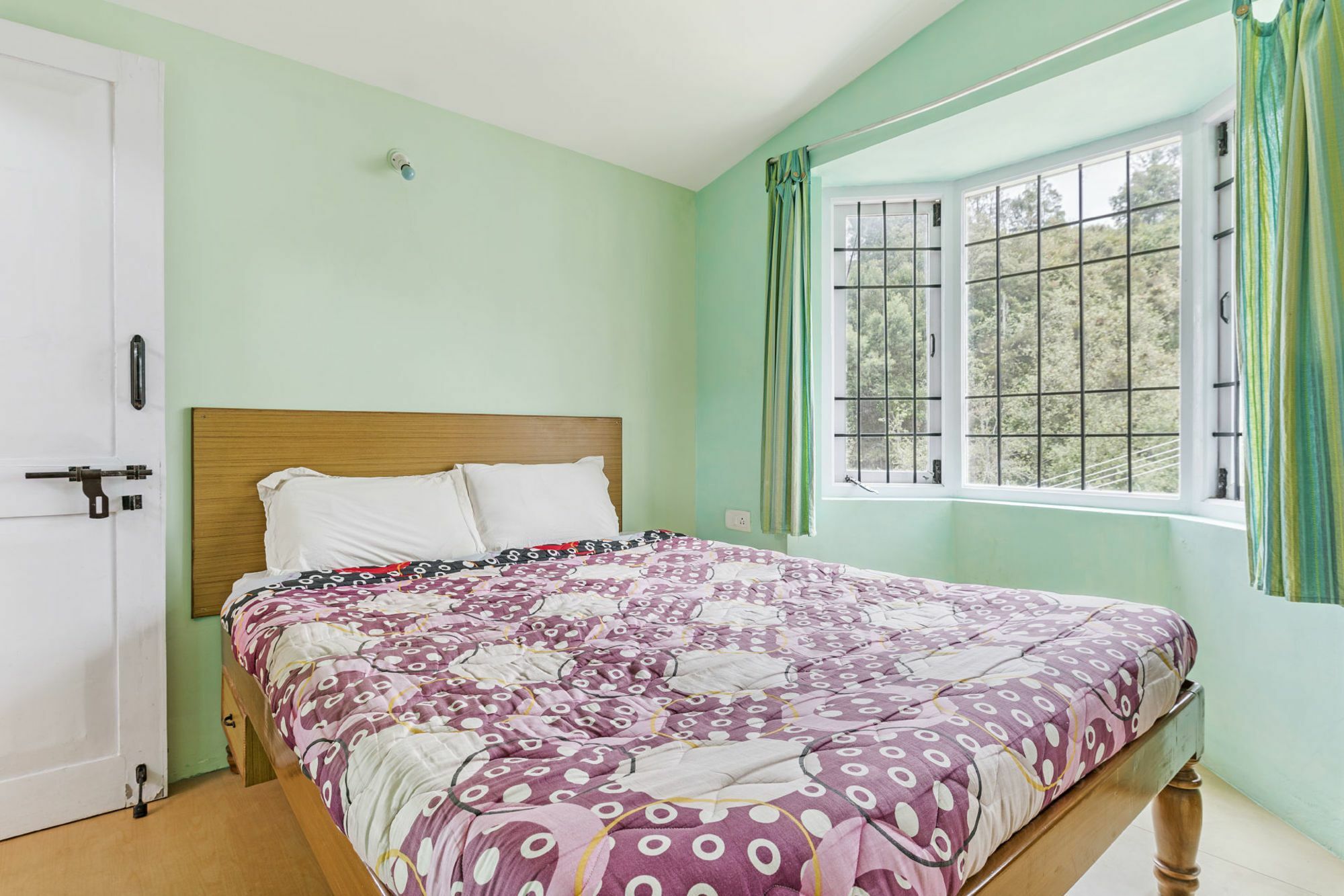 Guesthouser 2 Bhk 06a0 Hotel