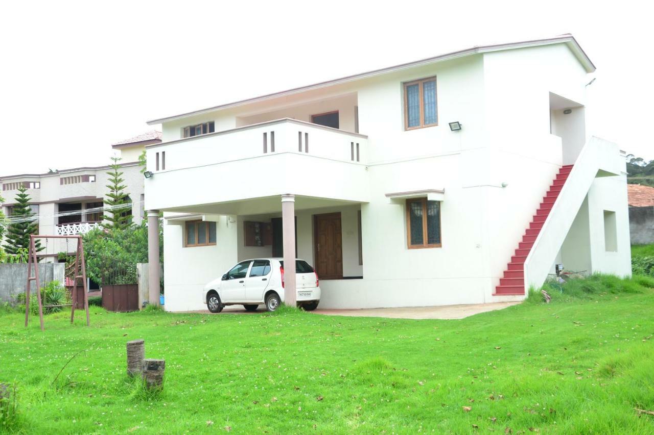 Lake Villa *