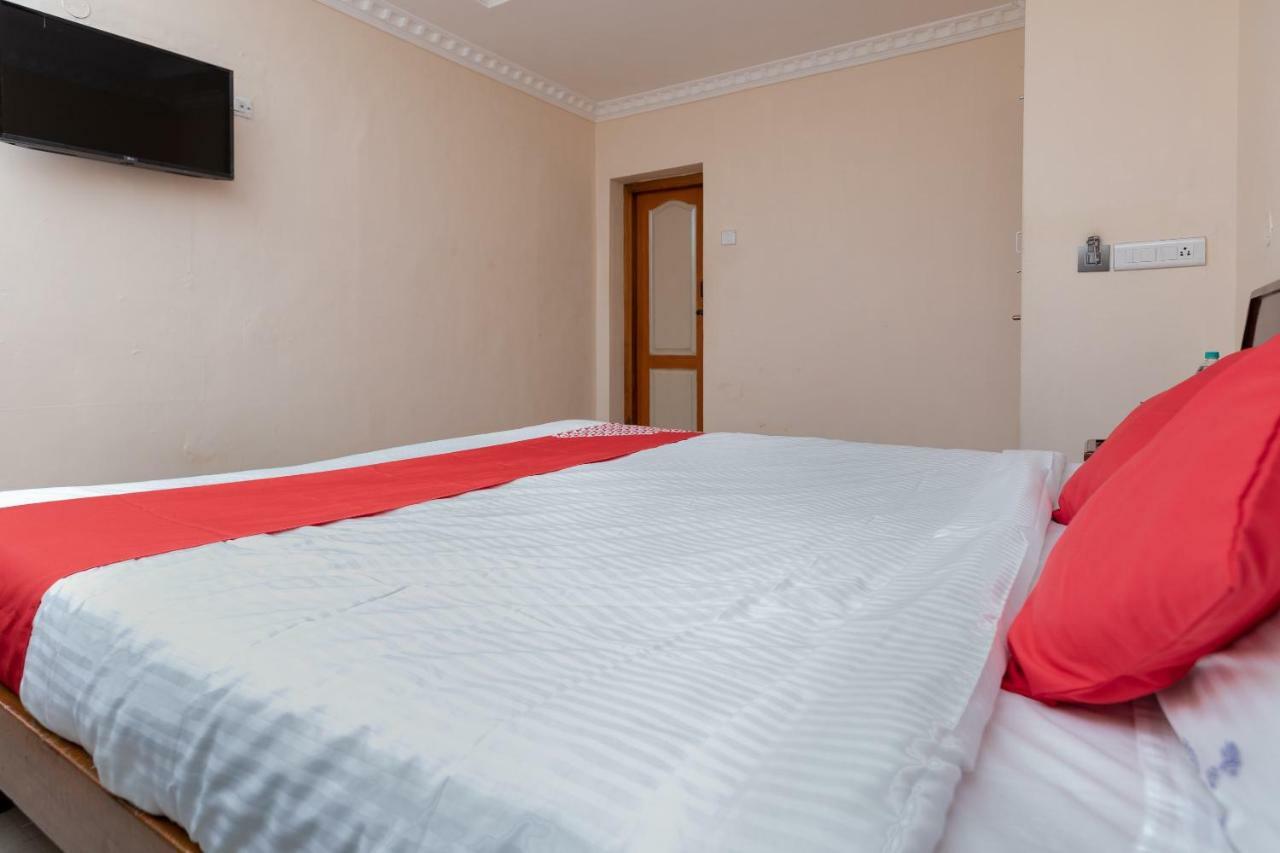 Hotel Oyo 13807 Gurupriya